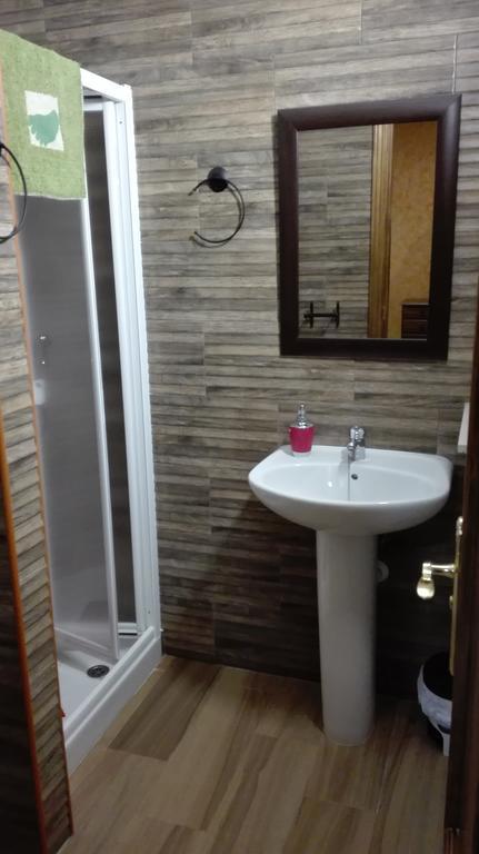 ホテル Hostal La Aldaba Montearagon エクステリア 写真