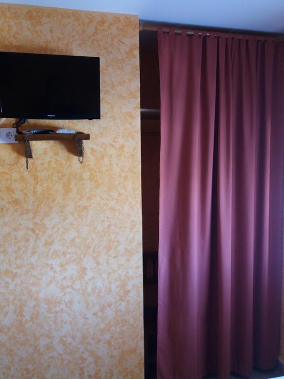 ホテル Hostal La Aldaba Montearagon エクステリア 写真