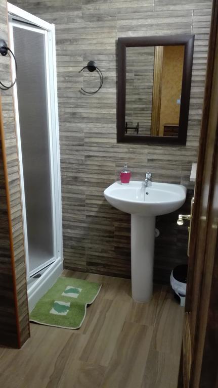 ホテル Hostal La Aldaba Montearagon エクステリア 写真