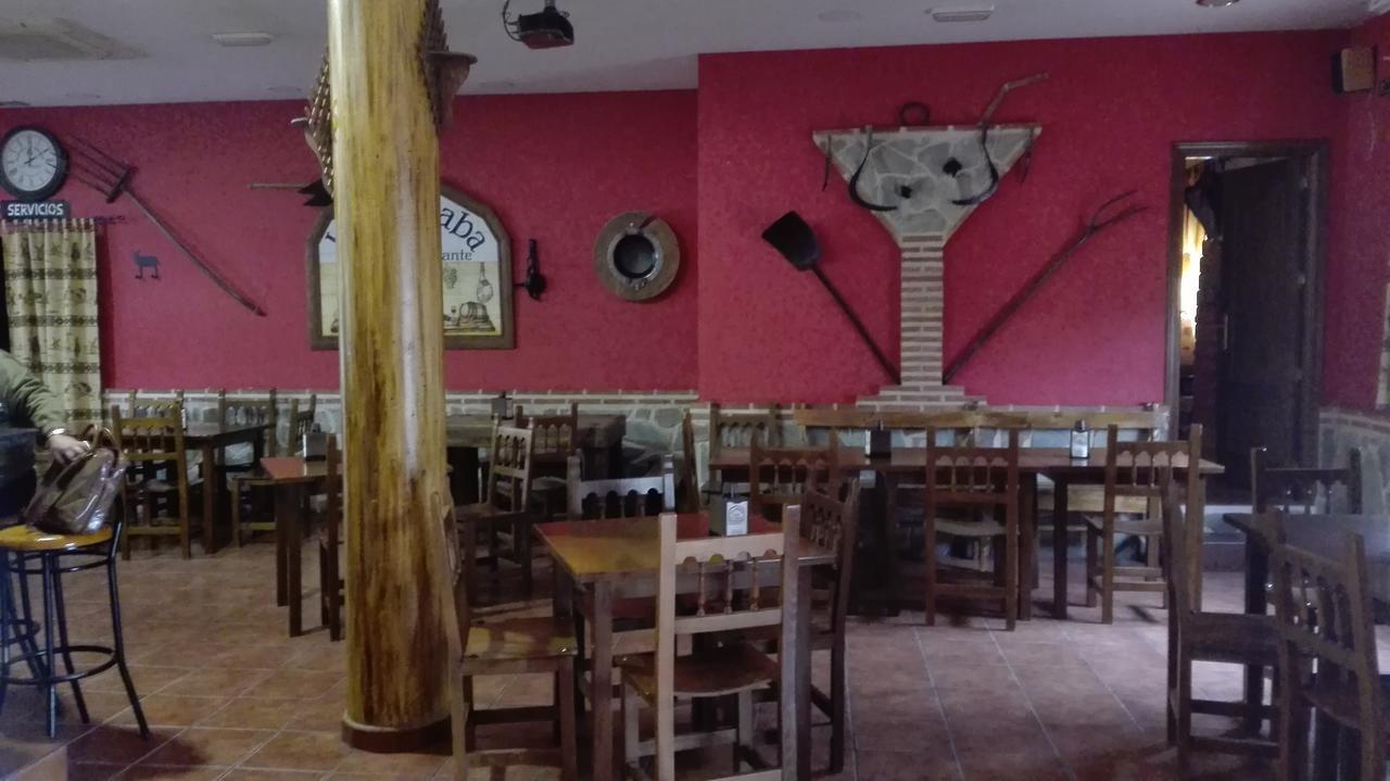 ホテル Hostal La Aldaba Montearagon エクステリア 写真