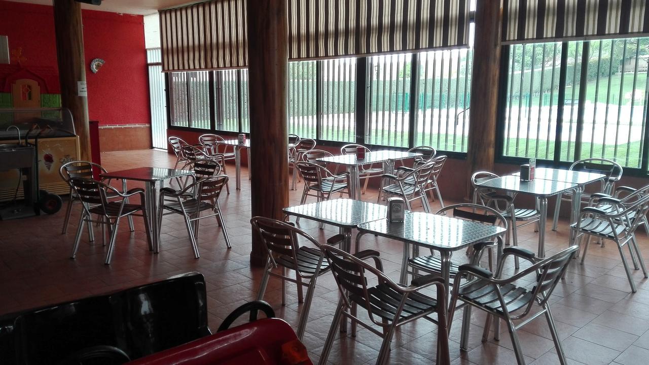 ホテル Hostal La Aldaba Montearagon エクステリア 写真